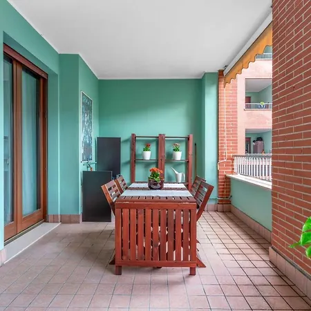 Exclusive With Terrace Apartment *