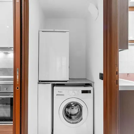 Exclusive With Terrace Apartament Mediolan